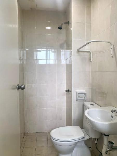 Kondominium untuk Dijual di All Seasons Park - Janice Ooi - Bathroom - PropertyGuru.com.my