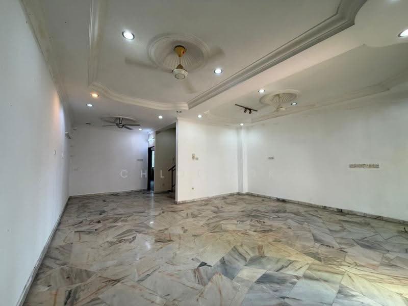 Rumah Teres 2-Tingkat untuk Dijual di Kampung Batu Belah (Klang) - Chloe Kok - Living Room - PropertyGuru.com.my