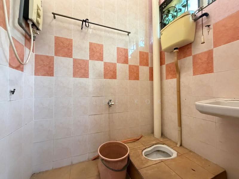 Rumah Teres 2-Tingkat untuk Dijual di Kampung Batu Belah (Klang) - Chloe Kok - Bathroom - PropertyGuru.com.my