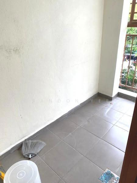 Townhouse for Rent in Taman Bukit Serdang (Seri Kembangan) - Brandon Yee - Balcony - PropertyGuru.com.my
