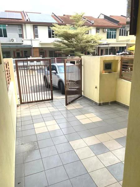 Townhouse for Rent in Taman Bukit Serdang (Seri Kembangan) - Brandon Yee - Exterior - PropertyGuru.com.my
