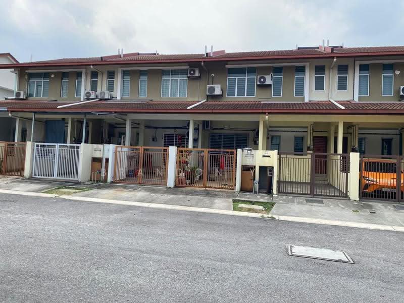 Townhouse for Rent in Taman Bukit Serdang (Seri Kembangan) - Brandon Yee - Exterior - PropertyGuru.com.my