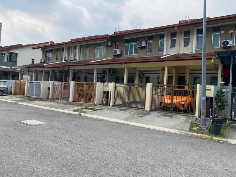 Townhouse for Rent in Taman Bukit Serdang (Seri Kembangan) - Brandon Yee - Exterior - PropertyGuru.com.my