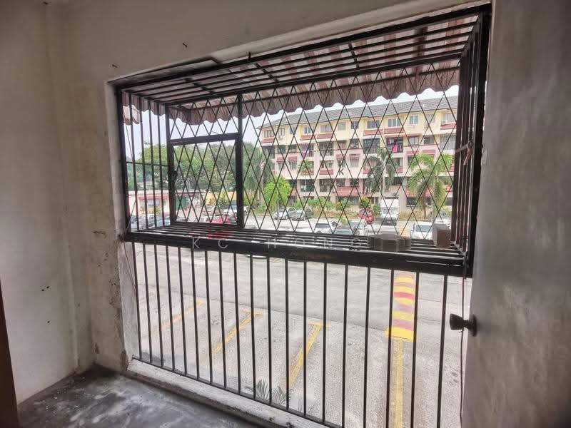 Pangsapuri untuk Disewa di Dahlia Apartment - KC Hong - Balcony - PropertyGuru.com.my