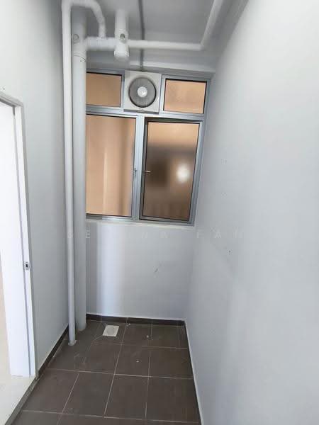 Pangsapuri untuk Disewa di RESIDENSI SELANGORKU OLEANDER - Serena Fan - Wet Kitchen area - PropertyGuru.com.my
