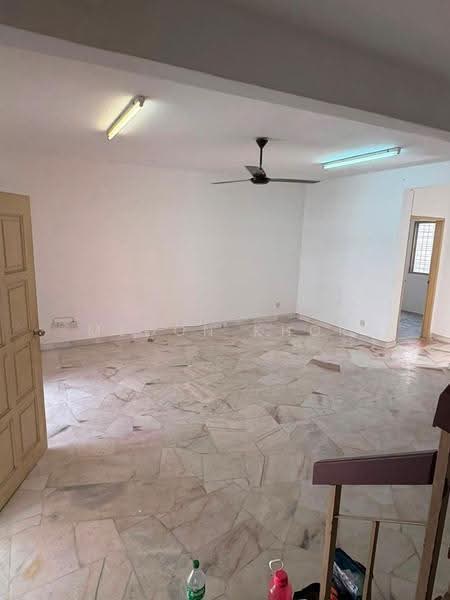 2-storey Terraced House for Sale in Rawang Perdana 2 (Rawang) - Meoon Khor - Living Room - PropertyGuru.com.my