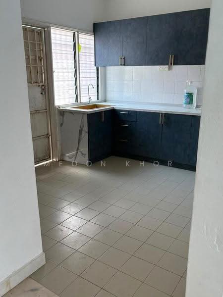 2-storey Terraced House for Sale in Rawang Perdana 2 (Rawang) - Meoon Khor - Kitchen - PropertyGuru.com.my