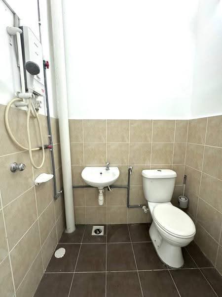 2.5-storey Terraced House for Sale in Pulai (Johor) - Kim Hon - Bathroom - PropertyGuru.com.my
