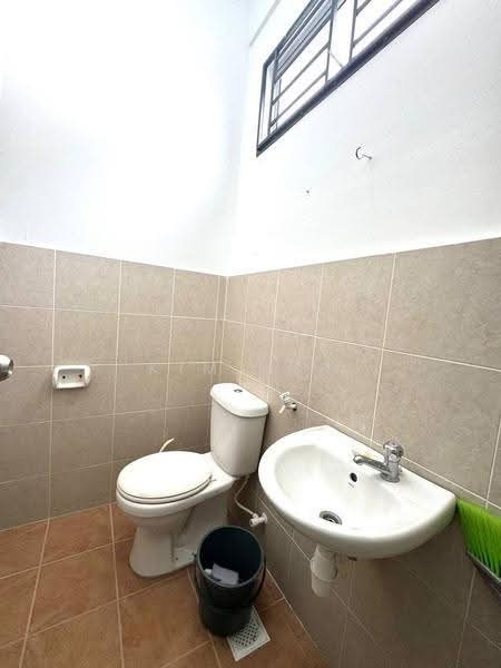 2.5-storey Terraced House for Sale in Pulai (Johor) - Kim Hon - Bathroom - PropertyGuru.com.my