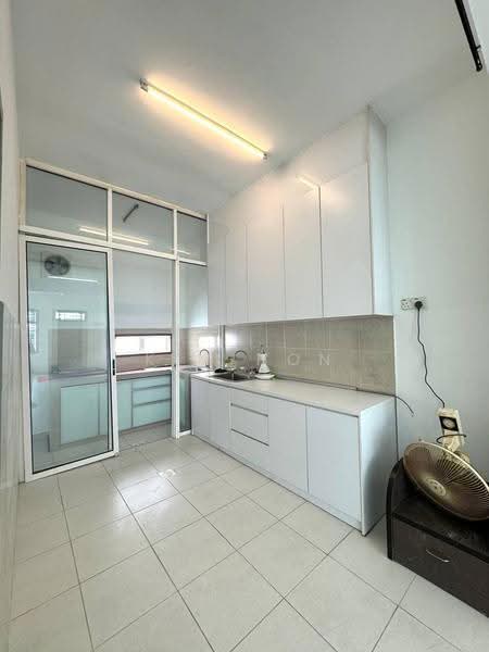 2.5-storey Terraced House for Sale in Pulai (Johor) - Kim Hon - Kitchen - PropertyGuru.com.my