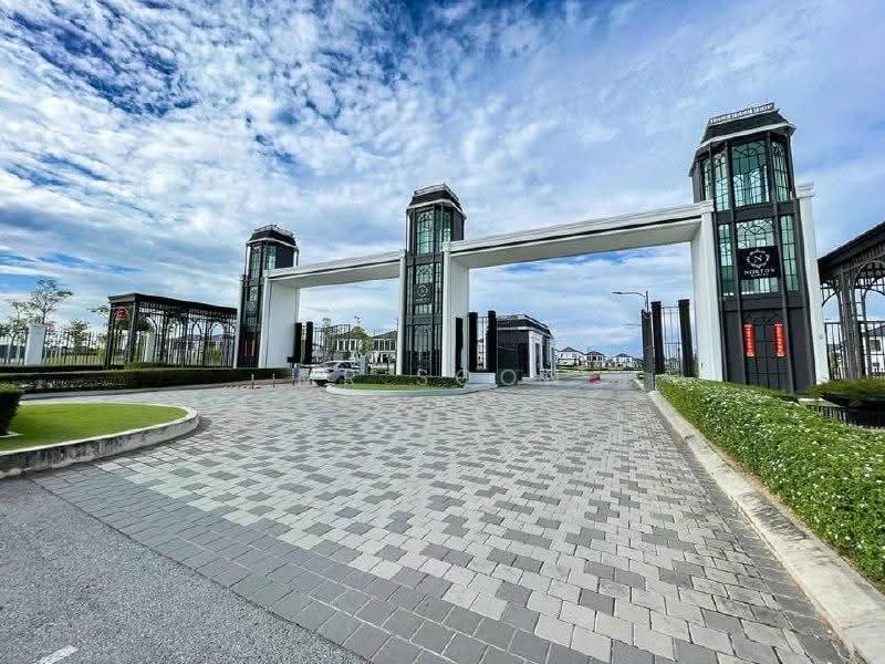 Semi-Detached House for Sale in Bandar Puncak Alam (Puncak Alam) - Mr Soon - Exterior - PropertyGuru.com.my