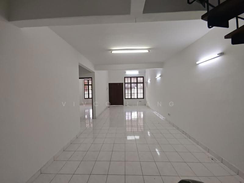1.5-storey Terraced House for Sale in Taman Molek (Johor Bahru) - Vivco Liang - Living Room - PropertyGuru.com.my