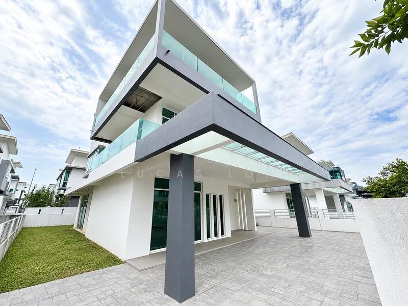 Bungalow House for Sale in Bandar Country Homes (Rawang) - Lucas Loh - Exterior - PropertyGuru.com.my