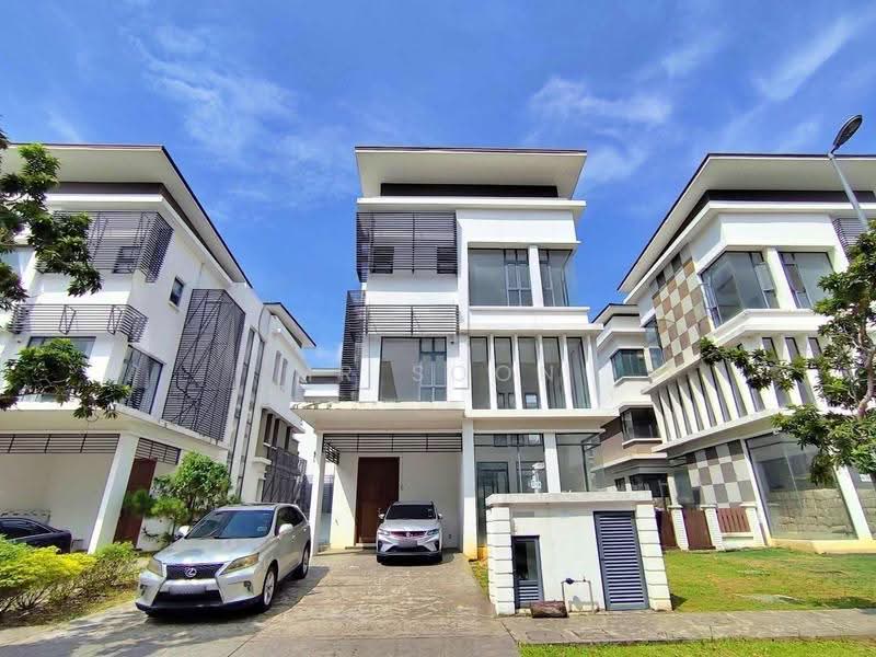 Bungalow House for Sale in Seksyen 33 (Shah Alam) - Mr Soon - Exterior - PropertyGuru.com.my