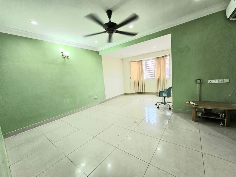 Rumah Teres 2-Tingkat untuk Dijual di TAMAN PUCHONG UTAMA (Puchong) - Wendy Chin - Living Room - PropertyGuru.com.my