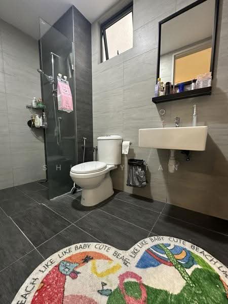 Kediaman Servis untuk Dijual di Suria Garden - Shirley Tan - Bathroom - PropertyGuru.com.my