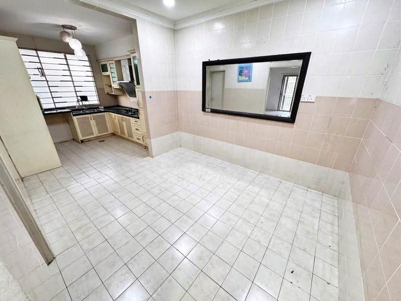 Rumah Teres 2-Tingkat untuk Dijual di Taman Vista Emas (Bangi) - Gudrotullah Ikhwan - Kitchen - PropertyGuru.com.my