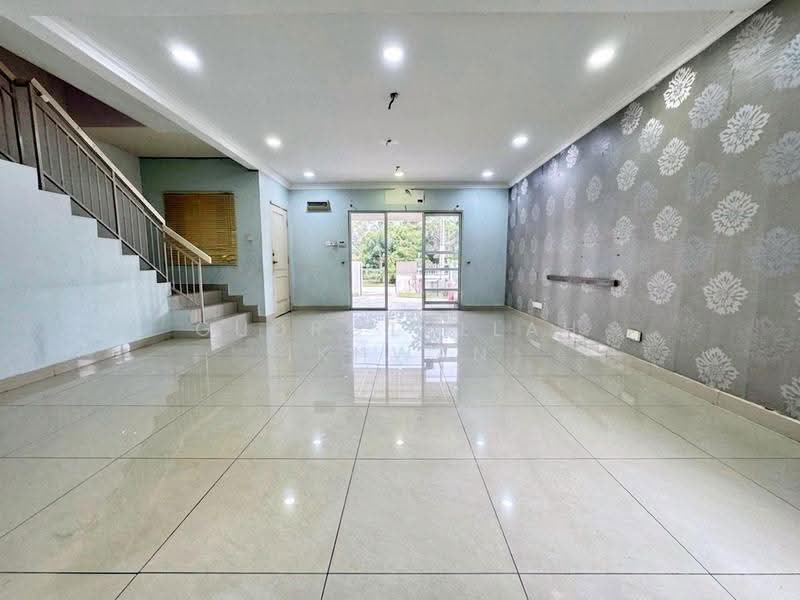 Rumah Teres 2-Tingkat untuk Dijual di Taman Vista Emas (Bangi) - Gudrotullah Ikhwan - Living Room - PropertyGuru.com.my