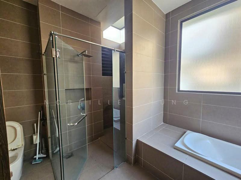 Semi-Detached House for Rent in Putra Heights (Subang Jaya) - Nobeille Chung - Bathroom - PropertyGuru.com.my