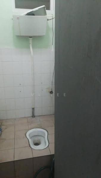 Kedai untuk Dijual di Taman Ungku Tun Aminah (Skudai) - VL Lee - Bathroom - PropertyGuru.com.my