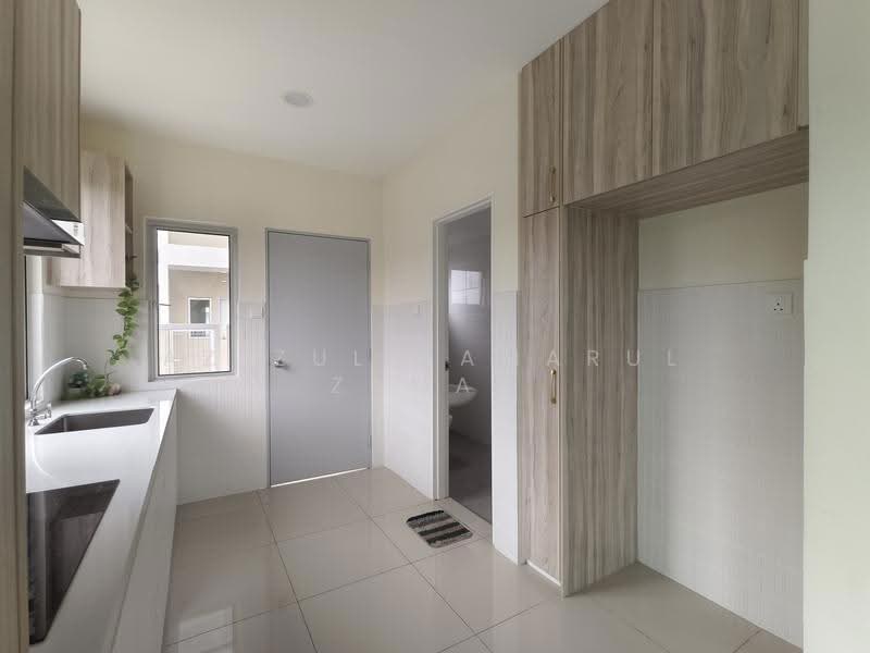 Rumah Teres 2-Tingkat untuk Dijual di Semenyih (Selangor) - Azizul Kamarul Zaman - Kitchen - PropertyGuru.com.my