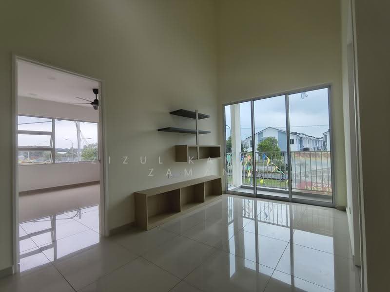 Rumah Teres 2-Tingkat untuk Dijual di Semenyih (Selangor) - Azizul Kamarul Zaman - Living Room - PropertyGuru.com.my