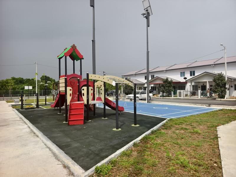 Rumah Teres 2-Tingkat untuk Dijual di Semenyih (Selangor) - Azizul Kamarul Zaman - Exterior - PropertyGuru.com.my