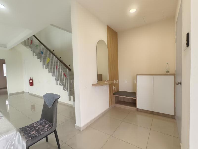 Rumah Teres 2-Tingkat untuk Dijual di Semenyih (Selangor) - Azizul Kamarul Zaman - Entrance - PropertyGuru.com.my