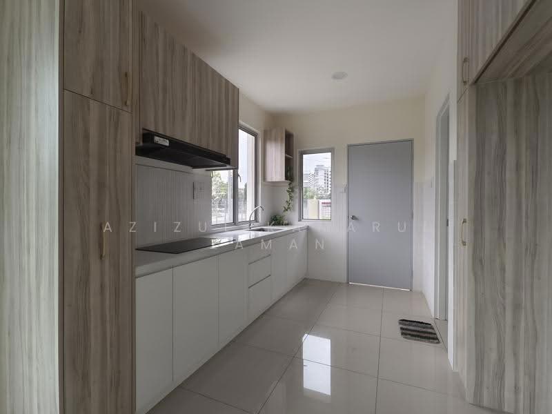 Rumah Teres 2-Tingkat untuk Dijual di Semenyih (Selangor) - Azizul Kamarul Zaman - Kitchen - PropertyGuru.com.my