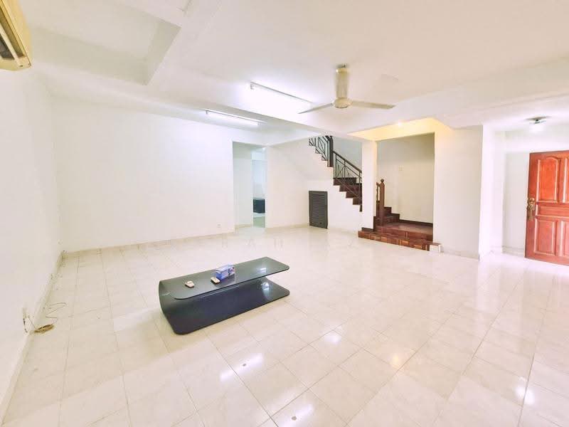 Rumah Teres 2-Tingkat untuk Dijual di Kota Damansara (Selangor) - Farah Aze - Living Room - PropertyGuru.com.my