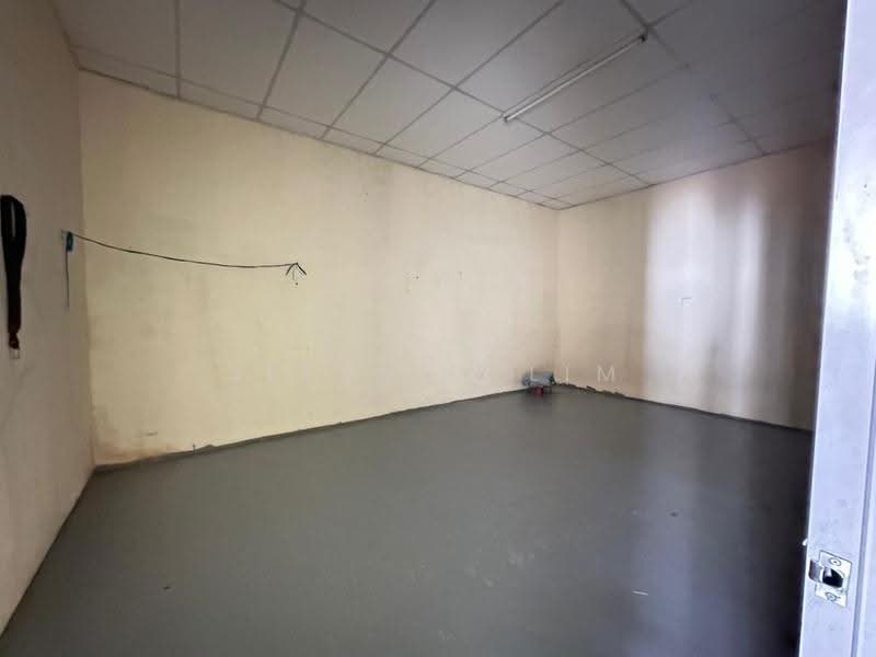 Kedai untuk Dijual di Pekan Nanas (Johor) - Jeffrey Lim - Interior - PropertyGuru.com.my