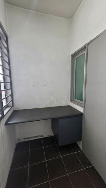 Kediaman Servis untuk Dijual di Silk Residence - KINKI CHAN - Balcony - PropertyGuru.com.my