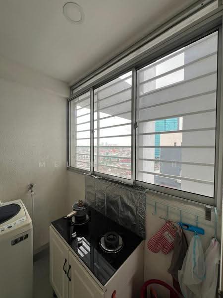 Kediaman Servis untuk Dijual di TRiGON Luxury Residences - Melinda Goh - Kitchen - PropertyGuru.com.my