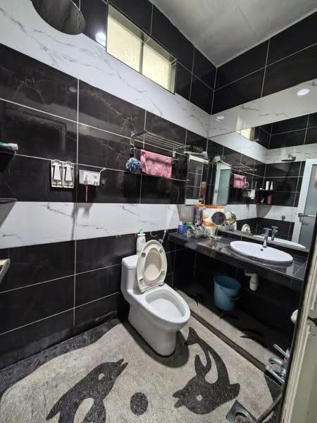 1-storey Terraced House for Sale in Taman Nusa Damai (Pasir Gudang) - Eric Er - Bathroom - PropertyGuru.com.my