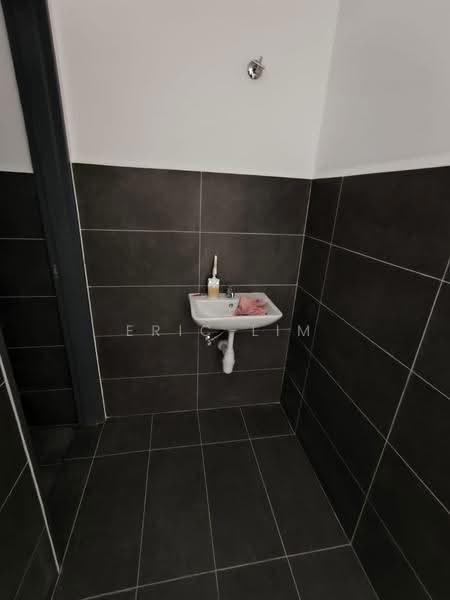 Kedai untuk Disewa di Taman Sri Sinar (Segambut) - Eric Lim - Bathroom - PropertyGuru.com.my