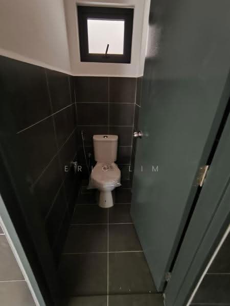 Kedai untuk Disewa di Taman Sri Sinar (Segambut) - Eric Lim - Bathroom - PropertyGuru.com.my