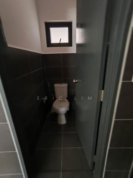 Kedai untuk Disewa di Taman Sri Sinar (Segambut) - Eric Lim - Bathroom - PropertyGuru.com.my