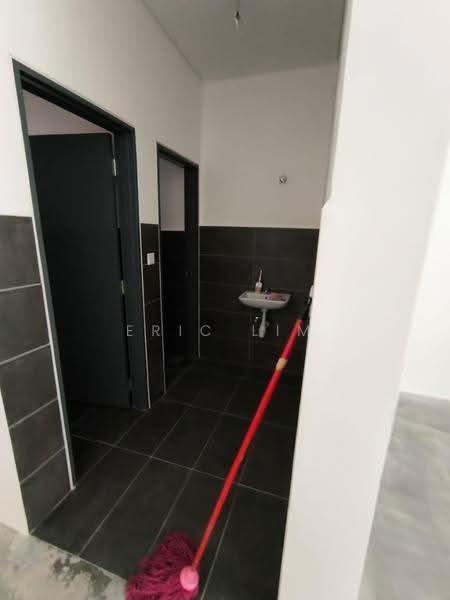 Kedai untuk Disewa di Taman Sri Sinar (Segambut) - Eric Lim - Bathroom - PropertyGuru.com.my