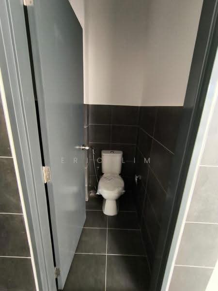 Kedai untuk Disewa di Taman Sri Sinar (Segambut) - Eric Lim - Bathroom - PropertyGuru.com.my
