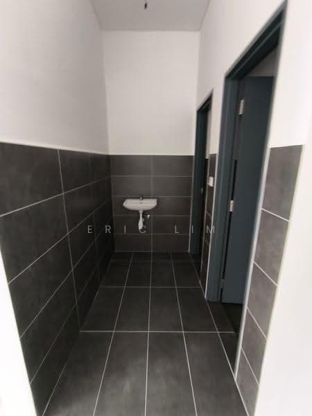 Kedai untuk Disewa di Taman Sri Sinar (Segambut) - Eric Lim - Bathroom - PropertyGuru.com.my
