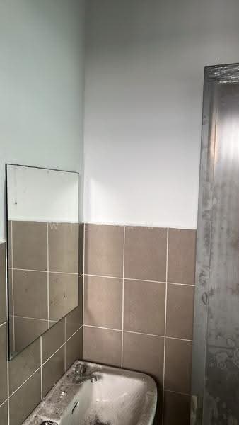 Retail Space untuk Disewa di Batu Pahat (Johor) - William . - Bathroom - PropertyGuru.com.my