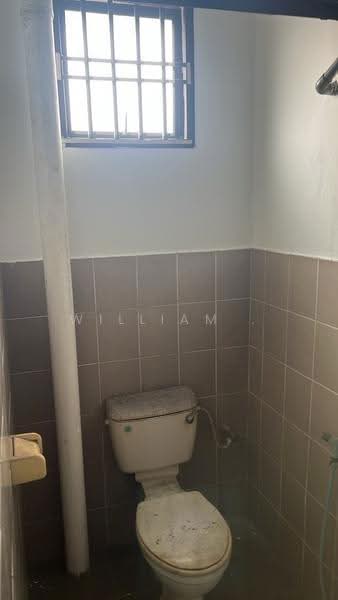 Retail Space untuk Disewa di Batu Pahat (Johor) - William . - Bathroom - PropertyGuru.com.my