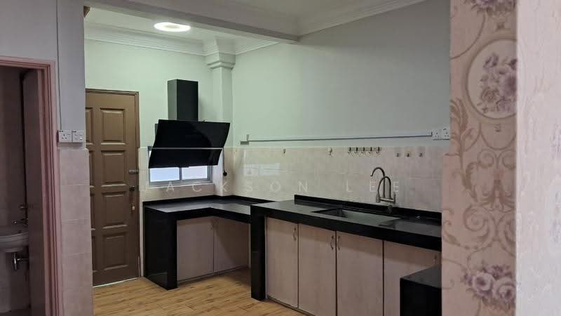 2-storey Terraced House for Sale in Bandar Bukit Tinggi 2 (Klang) - Jackson Lee - Kitchen - PropertyGuru.com.my