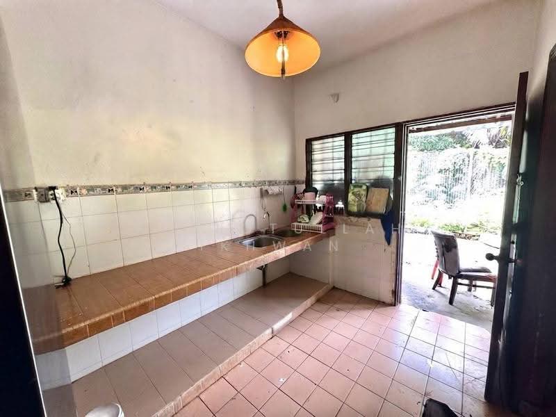2-storey Terraced House for Sale in Batu 9 (Cheras) - Gudrotullah Ikhwan - Kitchen - PropertyGuru.com.my