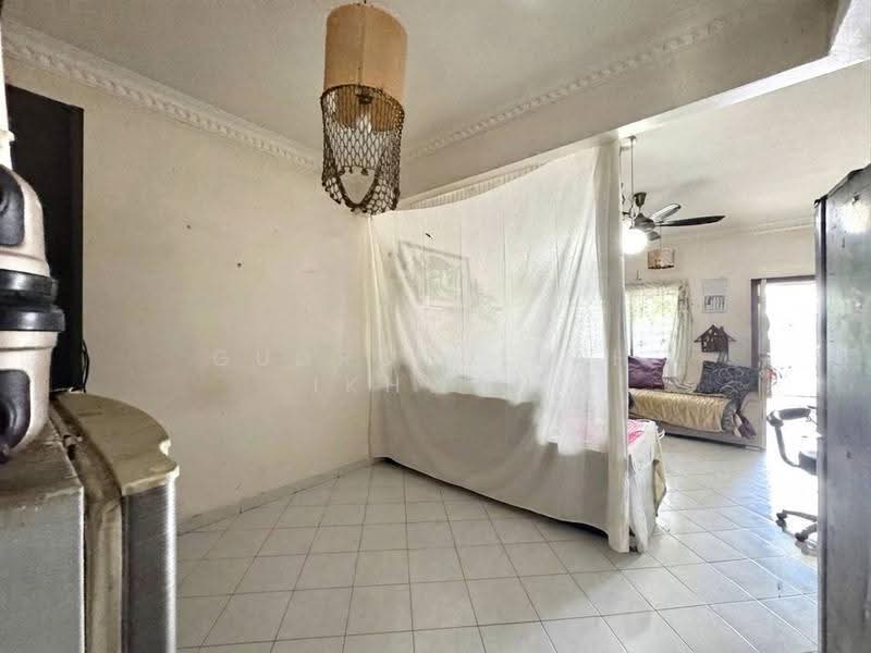 2-storey Terraced House for Sale in Batu 9 (Cheras) - Gudrotullah Ikhwan - Living Room - PropertyGuru.com.my
