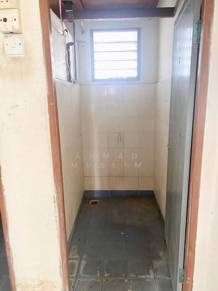 Pangsapuri untuk Dijual di Apartment Melor - Ahmad Muslim - Bathroom - PropertyGuru.com.my