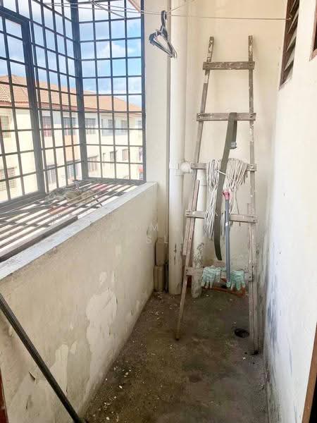 Pangsapuri untuk Dijual di Apartment Melor - Ahmad Muslim - Balcony - PropertyGuru.com.my