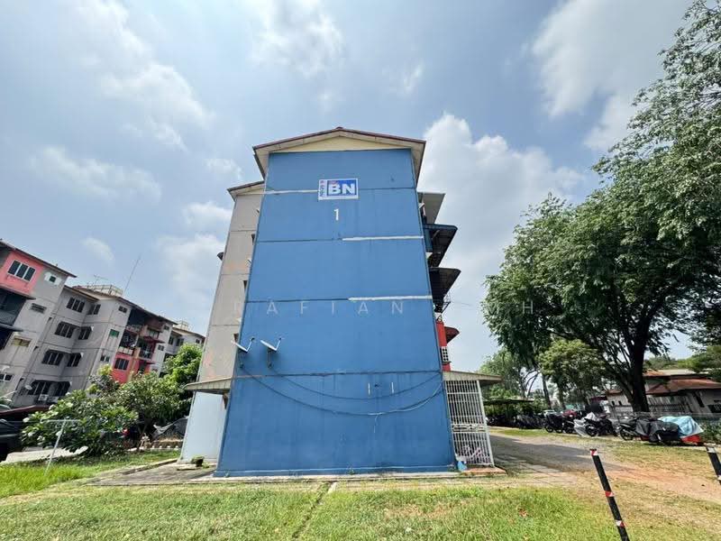 Flat for Sale at Flat Pkns Shah Alam Seksyen 18 - Norafian SMH - Exterior - PropertyGuru.com.my