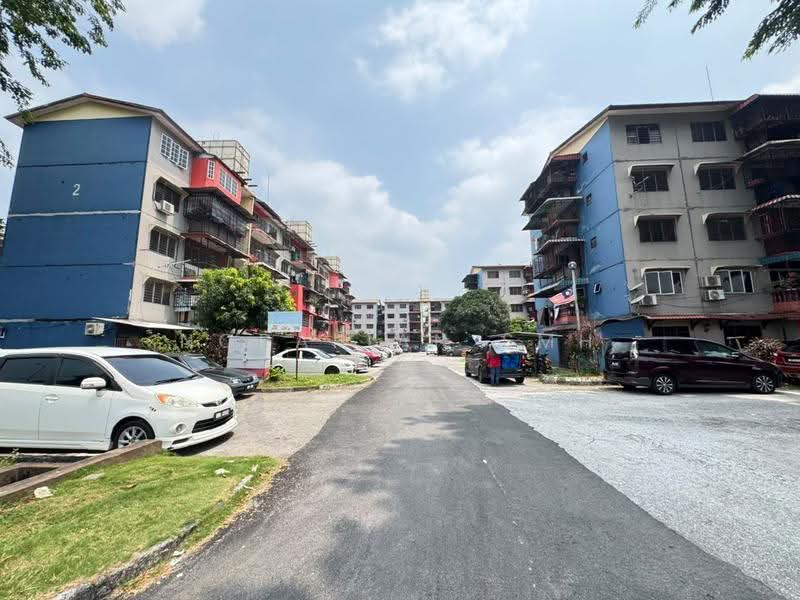 Flat for Sale at Flat Pkns Shah Alam Seksyen 18 - Norafian SMH - Exterior - PropertyGuru.com.my