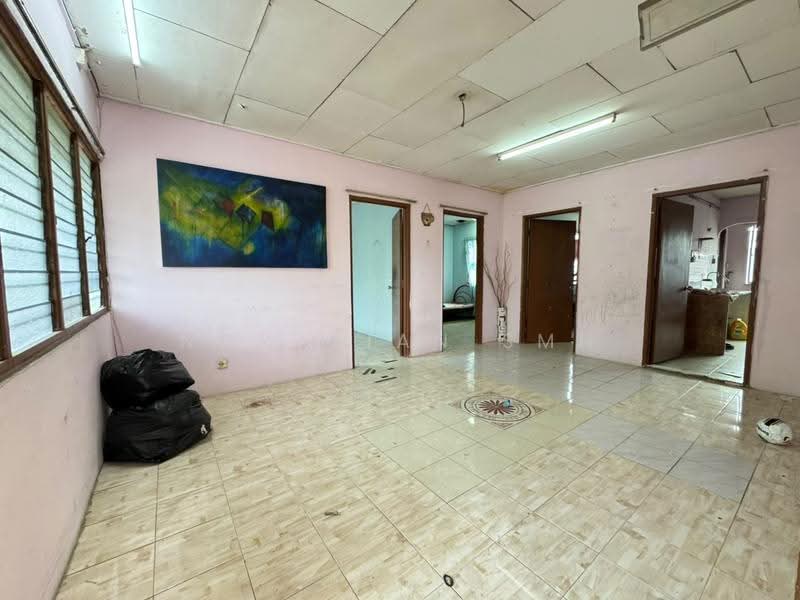 Flat for Sale at Flat Pkns Shah Alam Seksyen 18 - Norafian SMH - Interior - PropertyGuru.com.my